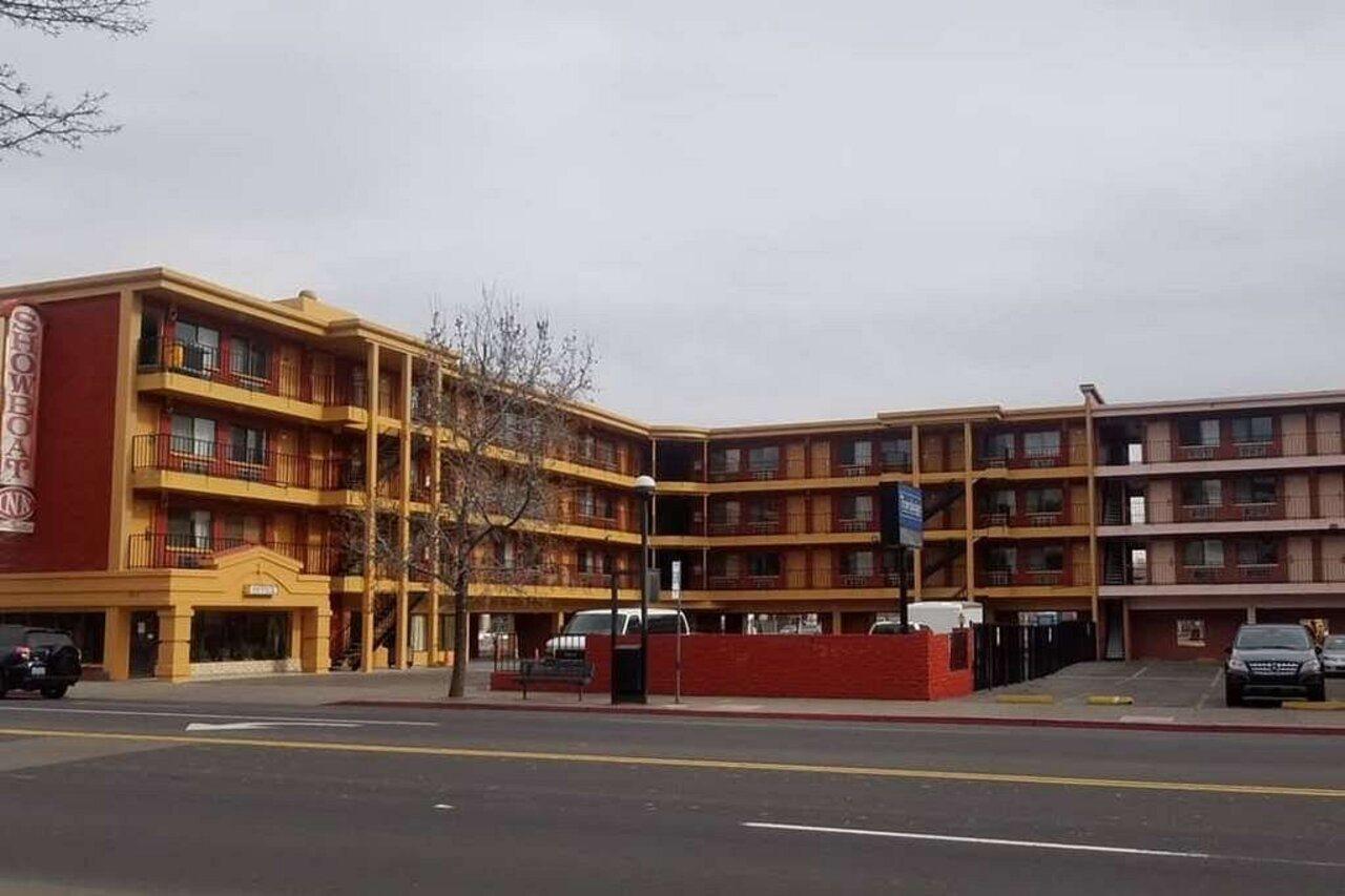 Howard Johnson By Wyndham Downtown Ріно Екстер'єр фото