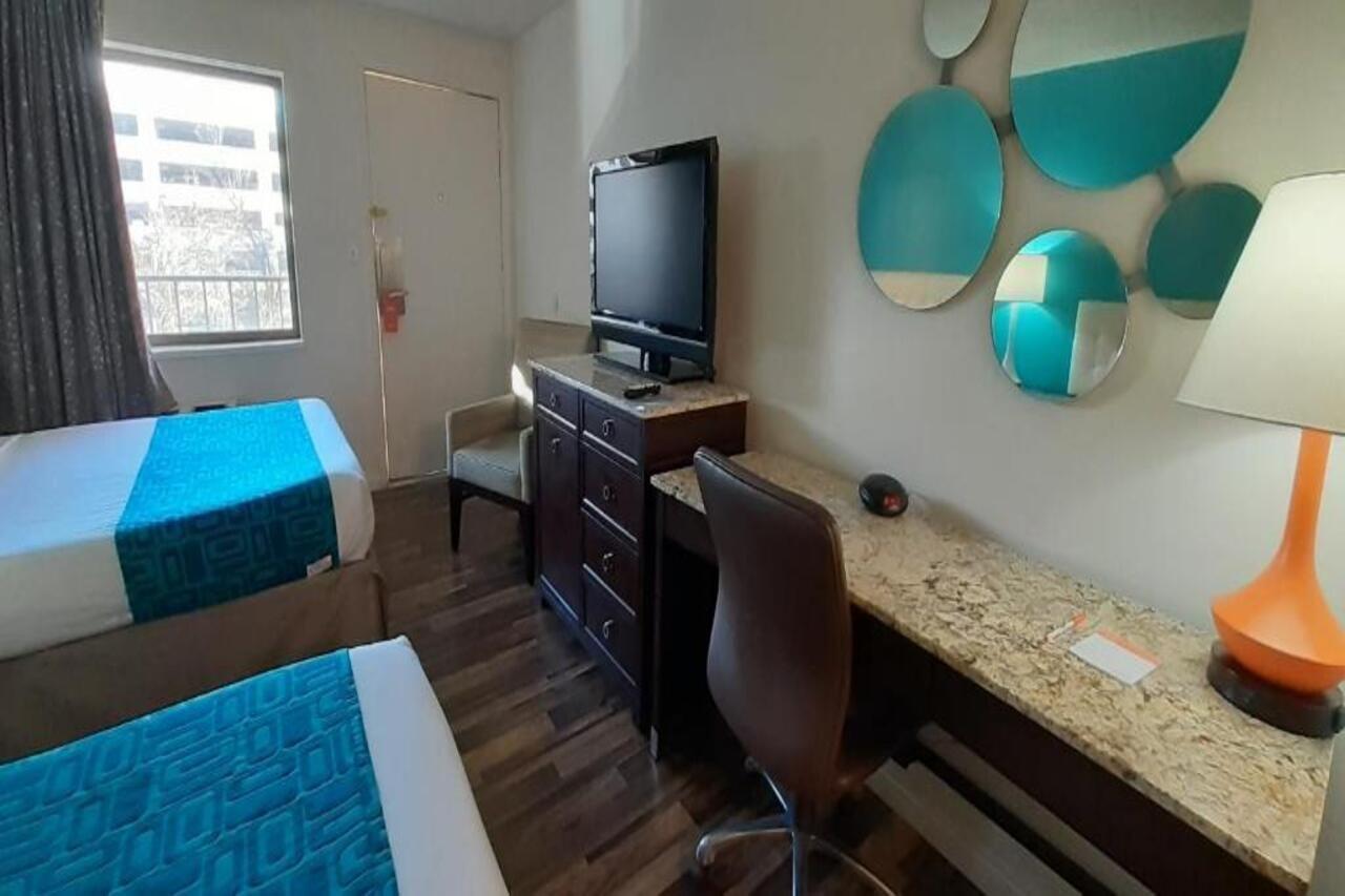 Howard Johnson By Wyndham Downtown Ріно Екстер'єр фото