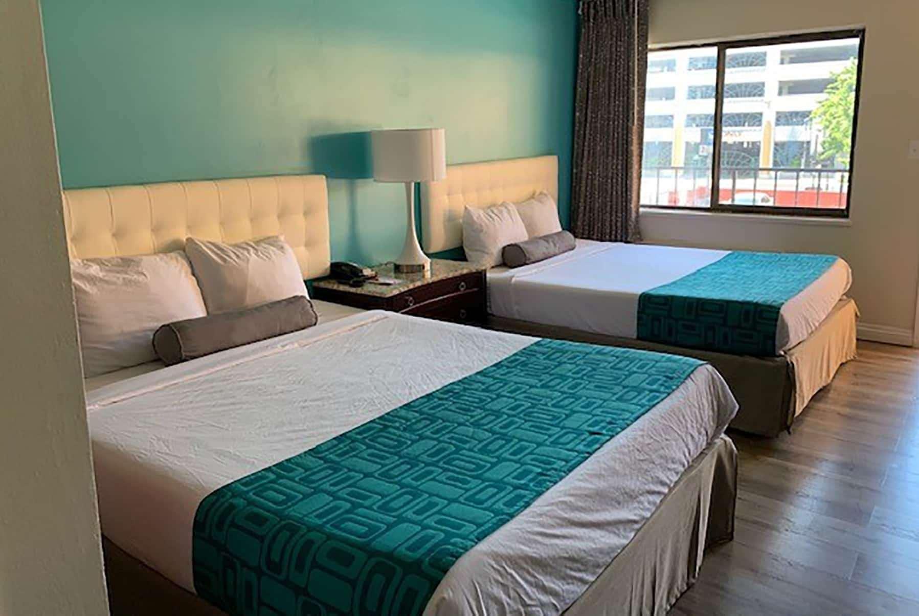 Howard Johnson By Wyndham Downtown Ріно Екстер'єр фото